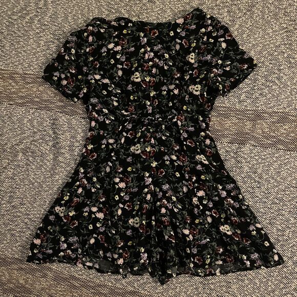 Urban Renewal Vintage Fabric Moody Romper - Black grounded Floral - XS - Picture 5 of 5